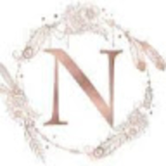 Meet your Posher, Naomi - Picture 1 of 1